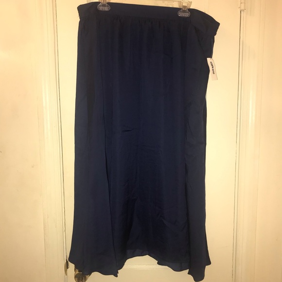 Old Navy Maxi skirt - Picture 2 of 7